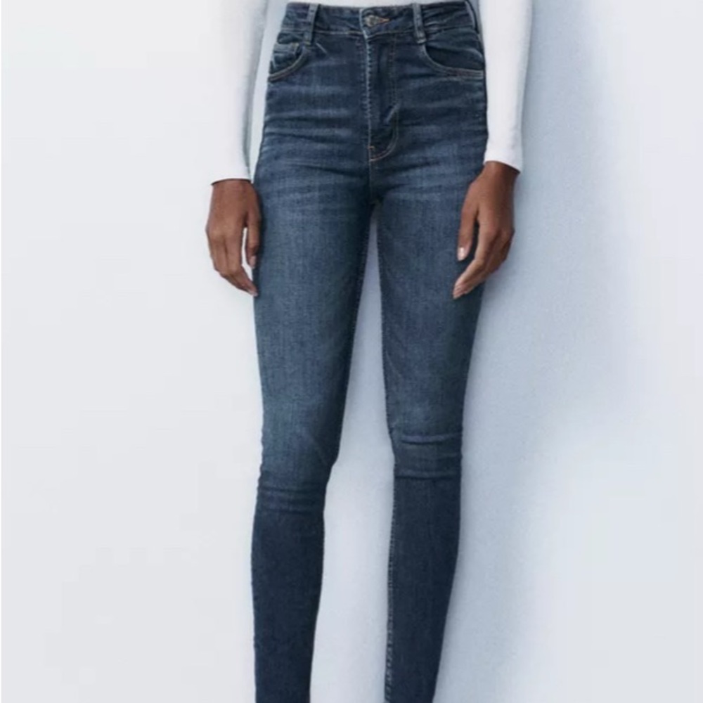 NWT Zara High-Waisted Blue Skinny Jeans with Vintage Wash